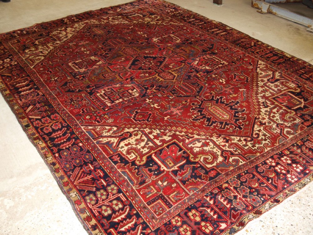 old heriz carpet with traditional design great condition ideal furnishing carpet abt 60 yrs old