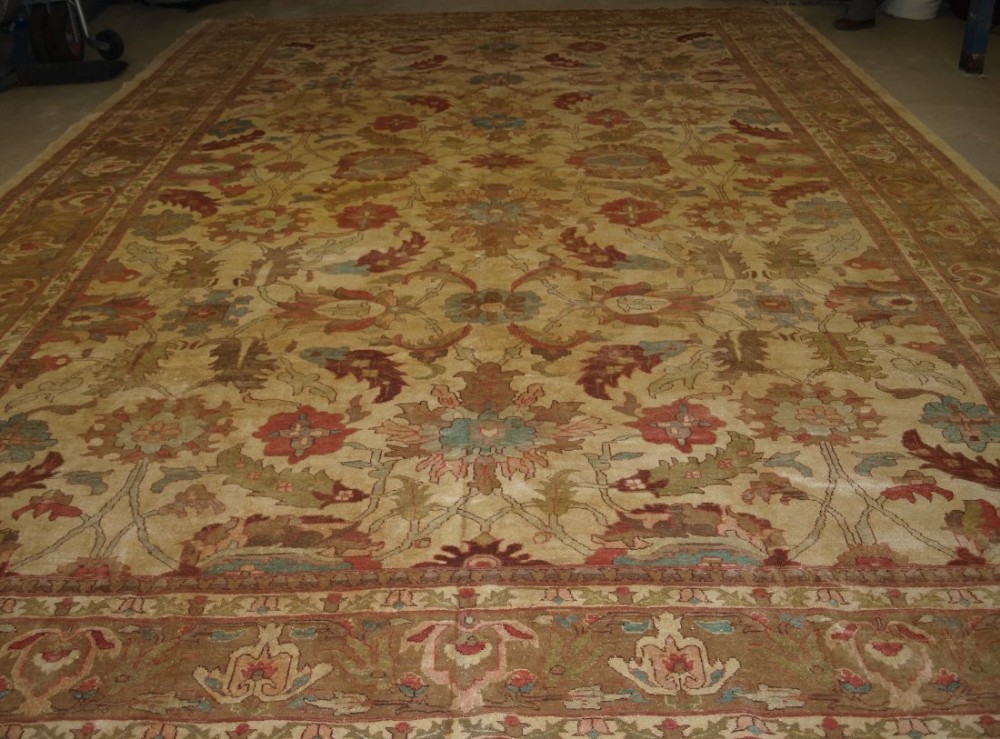 sultanabad carpet soft colours large size 19th century style