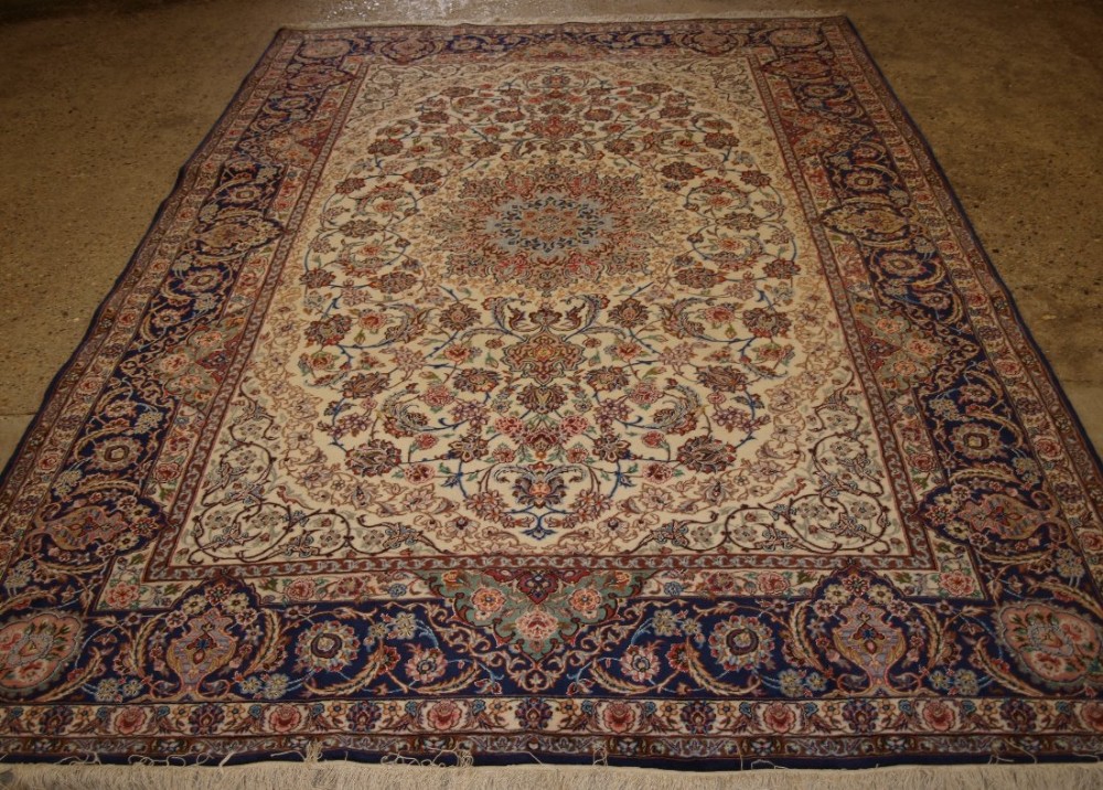 old persian isfahan carpet wool silk on a silk foundation perfect condition 40 years old