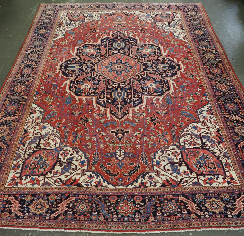 antique heriz carpet large size country house style superb circa 1900